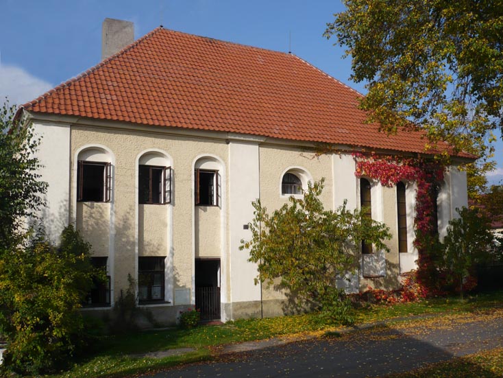 Synagoga ve Slatině – pohled na budovu